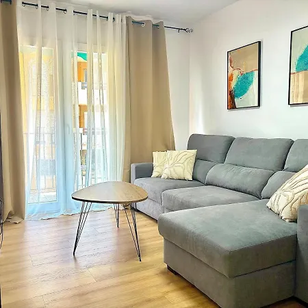 Renovated Apt, 1 Min, Wifi, Ac