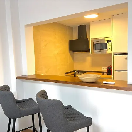 Renovated Apt, 1 Min, Wifi, Ac *