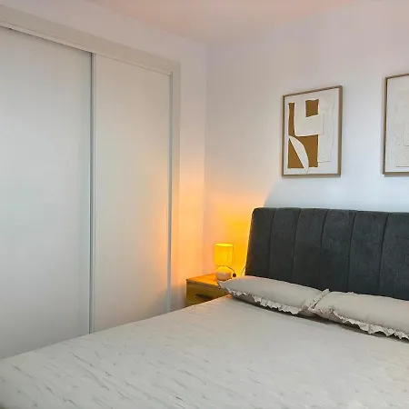 Renovated Apt, 1 Min, Wifi, Ac