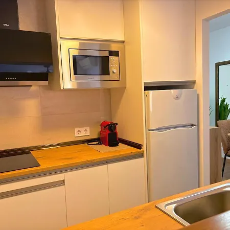 Renovated Apt, 1 Min, Wifi, Ac Апартаменти *