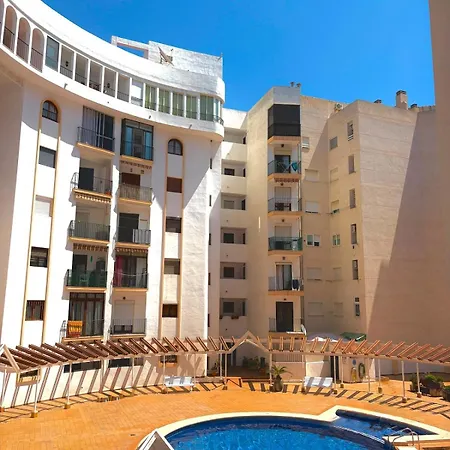 Апартаменти Renovated Apt, 1 Min, Wifi, Ac *